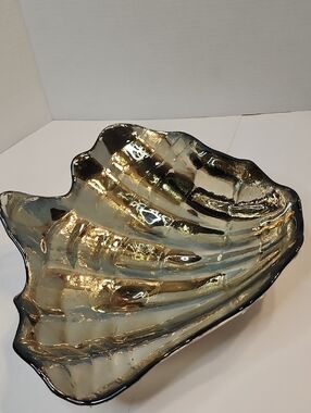Decorative Glass Shell Bowl Gold and Cream Perfect In Bath Handtowels Or Shells